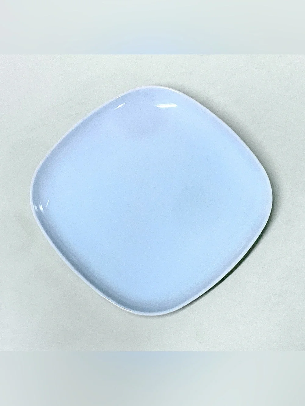 White IKEA VARDERA 13286 Soft Angle Square Dinner Plate